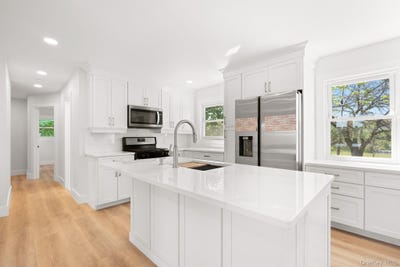 /international/us/18-highland-avenue-warwick-ny-110108068589/