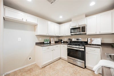 /international/us/6868-sky-pointe-drive-las-vegas-nv-110099391813/