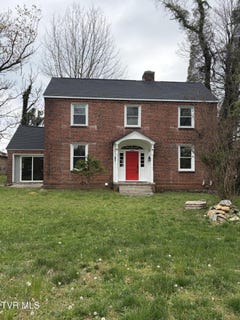 /international/us/218-n-jones-street-marion-va-110107380289/
