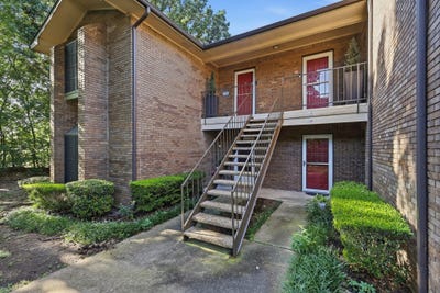 /international/us/2505-wedglea-drive-dallas-tx-110108588549/