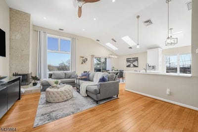 /international/us/855-valley-brook-ave-lyndhurst-twp-nj-110107354035/