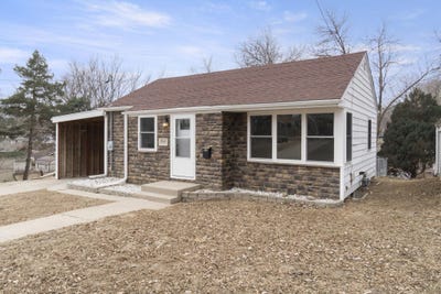 /international/us/2041-s-cleveland-sioux-city-ia-110107312748/