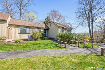 /international/us/110-heritage-village-southbury-ct-110107488277/