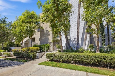 /international/us/5305-white-oak-avenue-encino-ca-110107953441/
