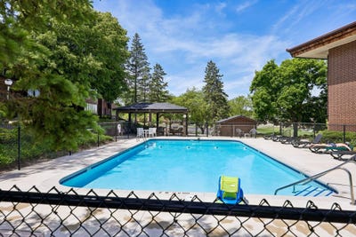 /international/us/n85w15700-ridge-rd-menomonee-falls-wi-110108424963/