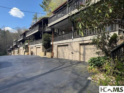 /international/us/145-hawks-nest-lane-highlands-nc-110107876195/