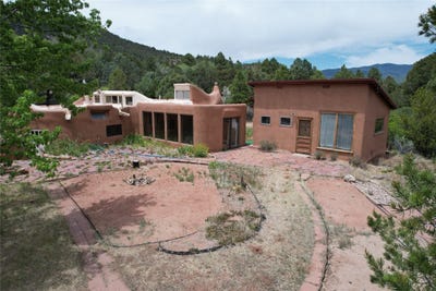 /international/us/105-avenida-ponderosa-glorieta-nm-110120487050/
