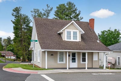 /international/us/312-front-st-galax-va-110107795579/