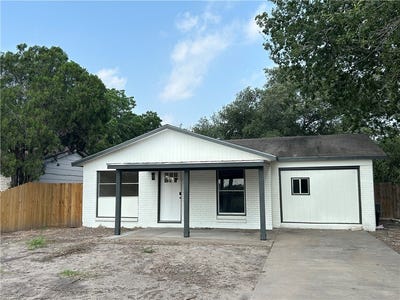 /international/us/1105-fairview-drive-kingsville-tx-110107419845/