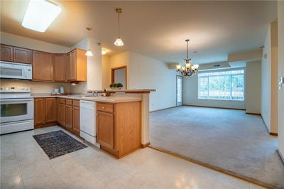 /international/us/8200-w-33rd-street-saint-louis-park-mn-110104557719/