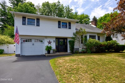 /international/us/25-dublin-drive-ballston-spa-ny-110101088711/