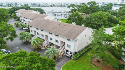 /international/us/1200-saint-joseph-street-carolina-beach-nc-110105779809/