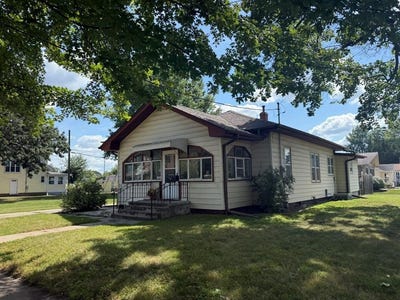 /international/us/1002-8th-avenue-e-oskaloosa-ia-110106274804/