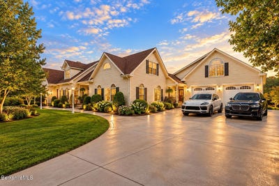 /international/us/19-lynne-ct-lanesborough-ma-110120004658/