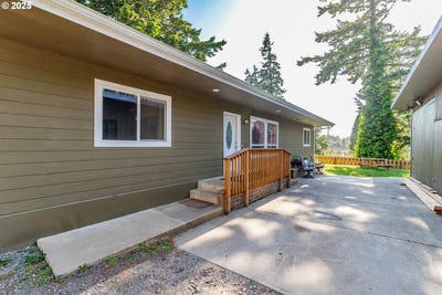 /international/us/2579-pony-creek-rd-north-bend-or-110100194442/
