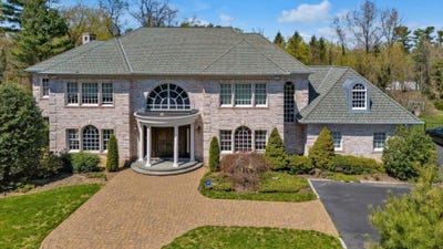 /international/us/8-norgate-road-brookville-ny-110098859476/