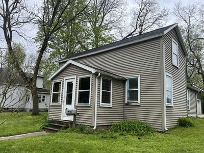 /international/us/627-s-5th-street-niles-mi-110107821714/