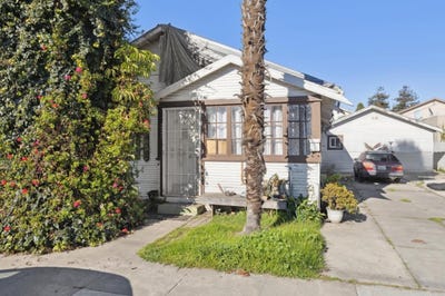 /international/us/229-elm-st-watsonville-ca-110100809835/