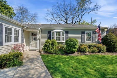 /international/us/66-harbor-n-amityville-ny-110107961771/