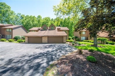/international/us/9114-inverrary-drive-se-howland-oh-110108531150/