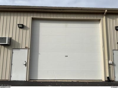 /international/us/32961-pin-oak-parkway-avon-lake-oh-110103276808/