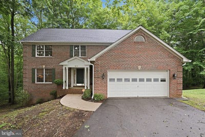 /international/us/616-hickory-circle-la-plata-md-110108393802/