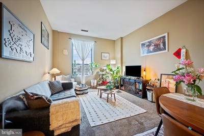 /international/us/1011-hunter-street-baltimore-md-110106277195/
