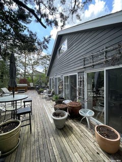 /international/us/275-wilmot-road-ocean-beach-ny-110096104441/