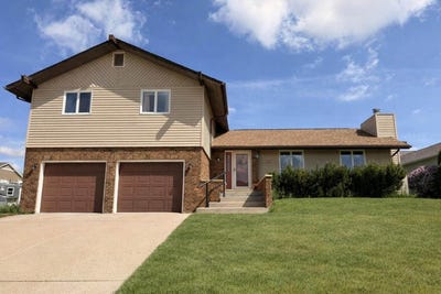 /international/us/601-13th-ave-ne-minot-nd-110108678587/