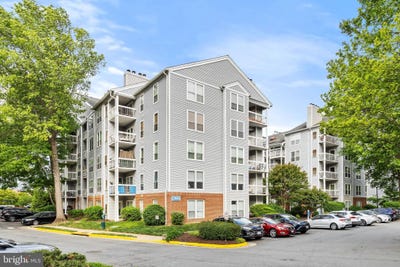 /international/us/3175-summit-square-drive-oakton-va-110107828617/