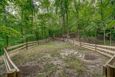 /international/us/twin-oaks-road-bridgman-mi-110102759045/