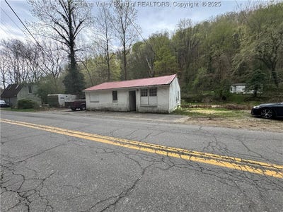 /international/us/5806-kanawha-state-forest-drive-charleston-wv-110098784425/