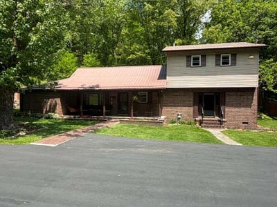 /international/us/476-fox-street-tazewell-va-110105885575/