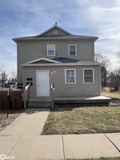 /international/us/1604-5th-avenue-grinnell-ia-110098139084/