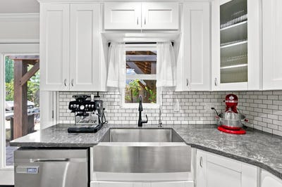 /international/us/6460-bay-hill-way-orangevale-ca-110119786426/