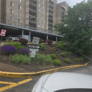 /international/us/2160-greentree-rd-scott-twp-pa-110108364752/