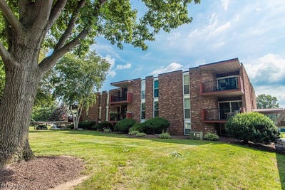 /international/us/2540-north-river-road-ne-warren-oh-110109976014/