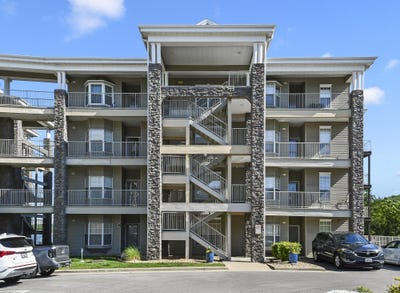 /international/us/680-emerald-pointe-drive-hollister-mo-110107845415/