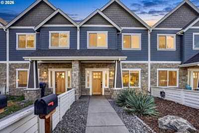 /international/us/804-w-10th-st-thedalles-or-110120767942/