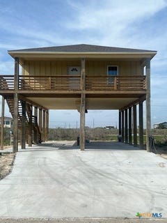 /international/us/408-w-royal-oak-lane-rockport-tx-110106953153/