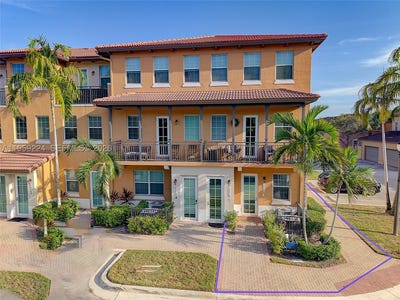 /international/us/14774-sw-10th-st-pembroke-pines-fl-110105360203/