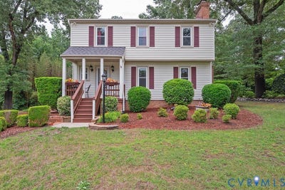 /international/us/11709-cliff-lawn-drive-chester-va-110108338479/
