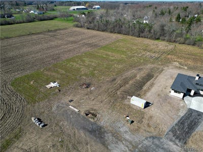 /international/us/1210-rice-road-elma-ny-110107304125/