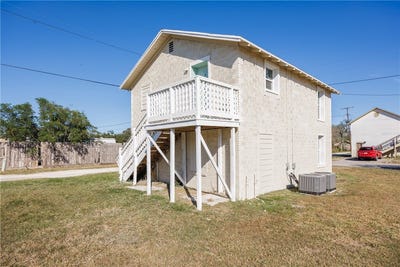 /international/us/117-s-wells-street-kingsville-tx-110098402090/