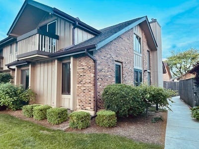 /international/us/12-kent-court-willowbrook-il-110108427552/