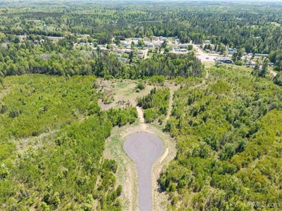 /international/us/784-legion-drive-ishpeming-mi-110108535410/