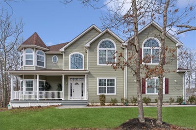 /international/us/16-gateway-court-hampton-bays-ny-110106530676/