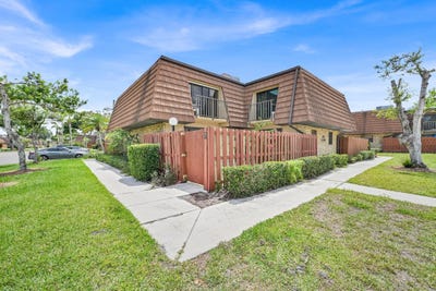 /international/us/1458-n-lawnwood-circle-fort-pierce-fl-110106380134/