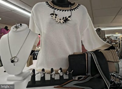 /international/us/25-e-main-street-lititz-pa-110108531490/
