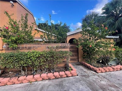 /international/us/8007-nw-71st-court-tamarac-fl-110107059228/